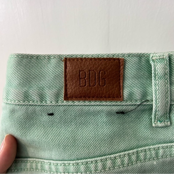 Urban Outfitters BDG A-Line Shorts in Pistachio - Picture 2 of 4